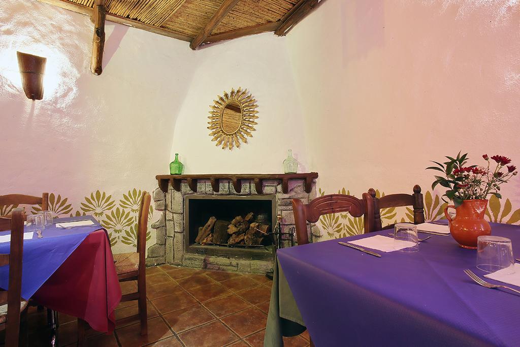 Hotel Restaurante Bandolero Juzcar Exterior photo